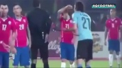 Victime d'un attouchement en plein match, Cavani perd ses nerfs[via torchbrowser.com].flv