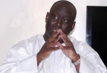 Démission d’Aliou Sall : le journaliste Adama Gaye déplore une démission tardive et insuffisante pour clore le débat sur le pétrole»