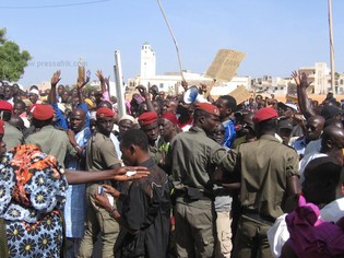 (Exclusivité Vidéo) Marche des populations de Guédiawaye : Une marée humaine assoiffée de révolte