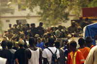 Des soldats guinéens dans les rues de Conakry, le 23 décembre 2008.