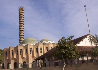 la mosquée de Tivaoune. photo: www.gensenegal.org/