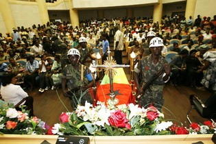 Les obsèques du président assassiné, Joao Bernardo Vieira ; Bissau, le 10 mars 2009.  (Photo:Reuters)