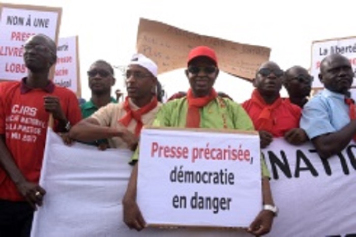 Réactions - Marche de la Presse: hommes politiques et députés aux côtés des journalistes