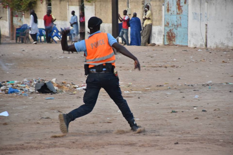 Diourbel: ça a chauffé entre la police, les proches de Khalifa Sall et Manko Taxawu Senegaal, cet après-midi 