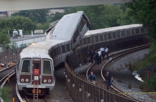 La collision entre deux rames de métro a fait six morts et 76 blessés lundi 22 juin à Washington. (Photo: PHOTO )