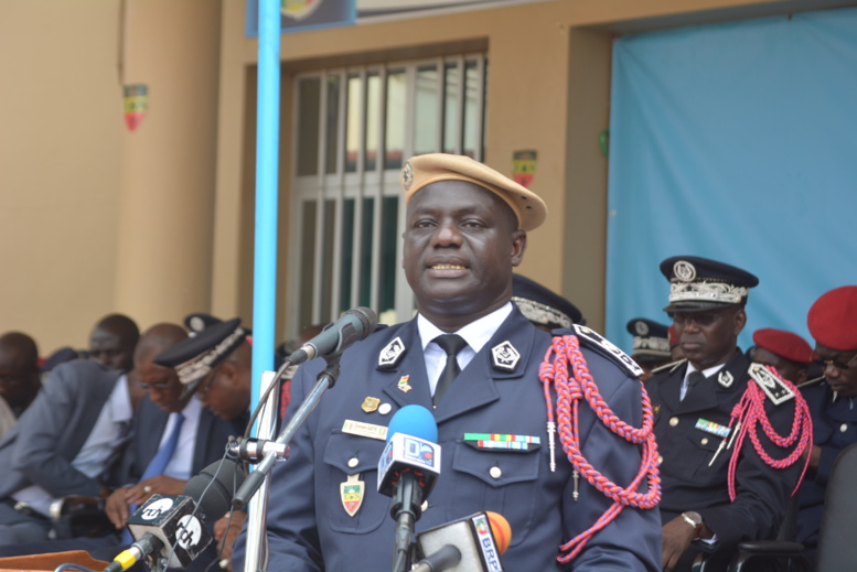 Sortie de la 43ème promotion de l’Ecole Nationale de Police : Abdoulaye Daouda Diallo invite les nouveaux policiers au don de soi et à...