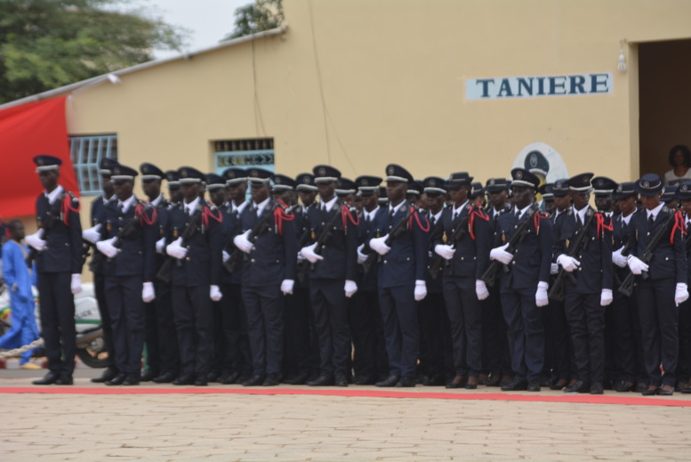 Sortie de la 43ème promotion de l’Ecole Nationale de Police : Abdoulaye Daouda Diallo invite les nouveaux policiers au don de soi et à...