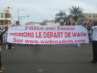 (Photos) La marche de l'opposition pour le départ de Wade en images