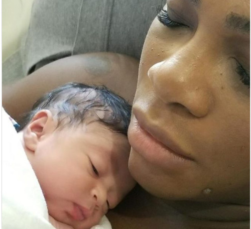 Serena Williams dévoile une première image de son bébé