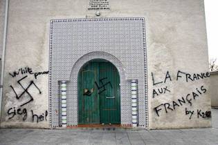 La mosquée de Castres dans le Tarn a été profanée dans la nuit de samedi à dimanche par des inconnus