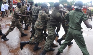 Guinée : La junte accusée de crime contre l’humanité