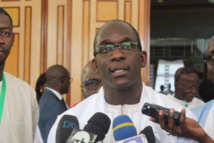 Médicaments contrefaits: Macky arme Abdoulaye Diouf Sarr 