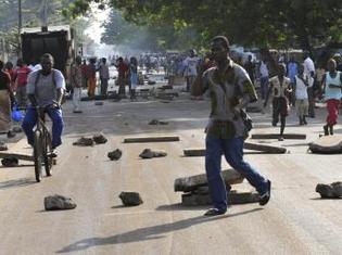 Des jeunes de l'opposition manifestent dans plusieurs villes de la Côte d'Ivoire