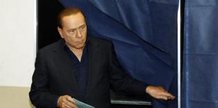 Le Premier ministre italien, Silvio Berlusconi, lors des élections régionales, à Milan, le 28 mars 2010. Reuters