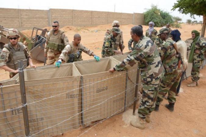 Le Mali agonise, le Sénégal s’engage à Mopti et la France relit les enjeux à l’échelle du Sahel