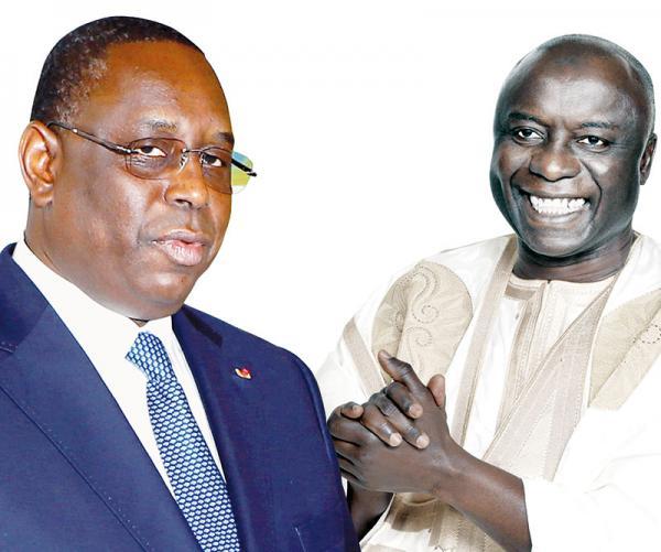 Idrissa Seck défie le Président Macky Sall et l'appelle à un débat public pour...