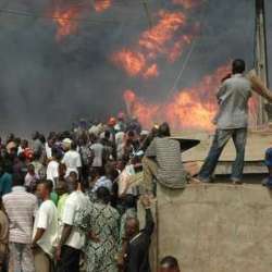 Un grave incendie au marché Thiaroye ferait un mort et des millions de marchandises en fumée