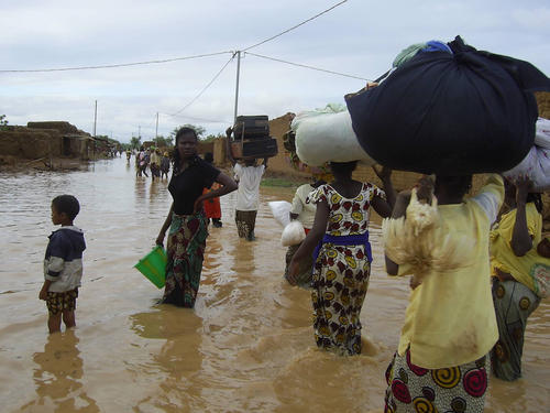 GESTION DES INONDATIONS : 2.300 familles seront déplacées vers des zones habitables.