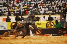 Lutte-Photos: Le combat Balla Gaye 2 vs Baboye en image 