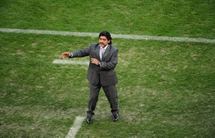 Foot: Maradona fait chanter les Chinois