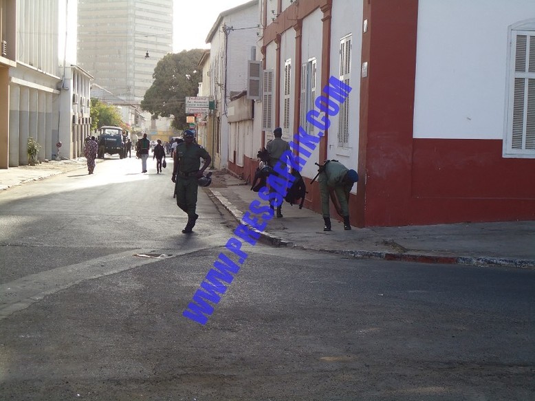 Reportage PHOTOS: la police et la gendarmerie déploient l'artillerie lourde anti-émeutes