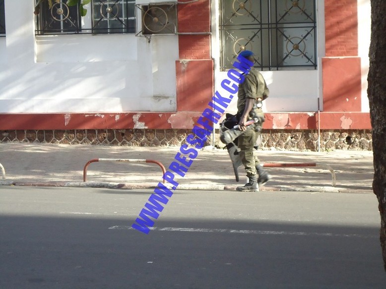 Reportage PHOTOS: la police et la gendarmerie déploient l'artillerie lourde anti-émeutes