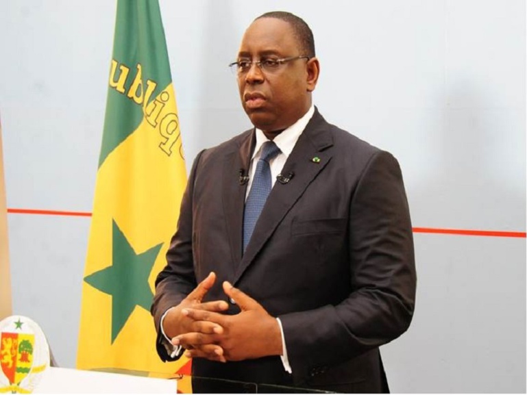 Macky Sall lance un clin d’œil aux enseignants