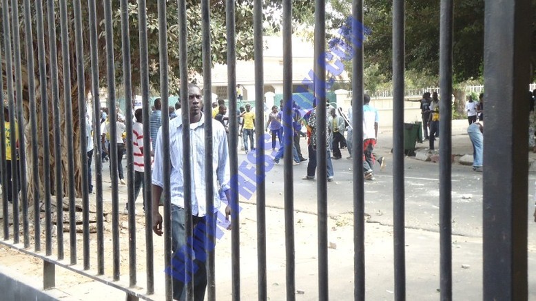 En direct de l'Assemblée: Intifada entre deux camps opposés, trois voitures cassées dont une des Nations unies