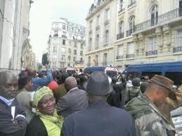 Des Sénégalais de France exigent le départ du consul général du Sénégal à Paris