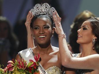 L’Angolaise Leila Lopes est élue Miss Univers 2011