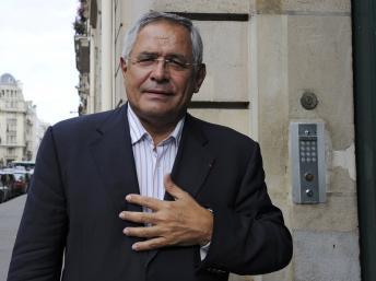 L’avocat Robert Bourgi devant son bureau, à Paris, le 12 septembre 2011. Reuters/Gonzalo Fuentes