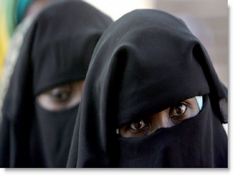 Affaire des deux hommes  d guis s en burqa  le proc s pr vu 