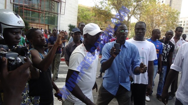 Marche réprimée des élèves de la banlieue : Une dizaine de blessés et des interpellations