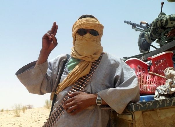 Un membre d'Ansar Dine près de Tombouctou, le 24 avril 2012. AFP PHOTO / ROMARIC OLLO HIEN