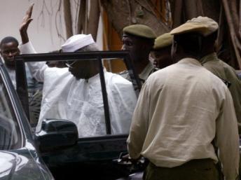 L'ancien président tchadien Hissène Habré, en novembre 2005 à Dakar. AFP PHOTO SEYLLOU