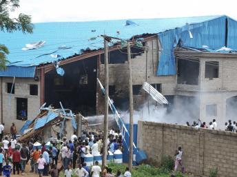 Une église endommagée dans la ville de Kaduna après un attentat, le 17 juin 2012. Reuters/Stringer