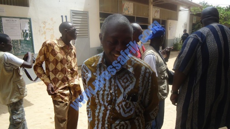 PHOTOS & VIDEO Scrutin Législatives 2012: Mamadou Lamine Diallo au centre où vote Wade