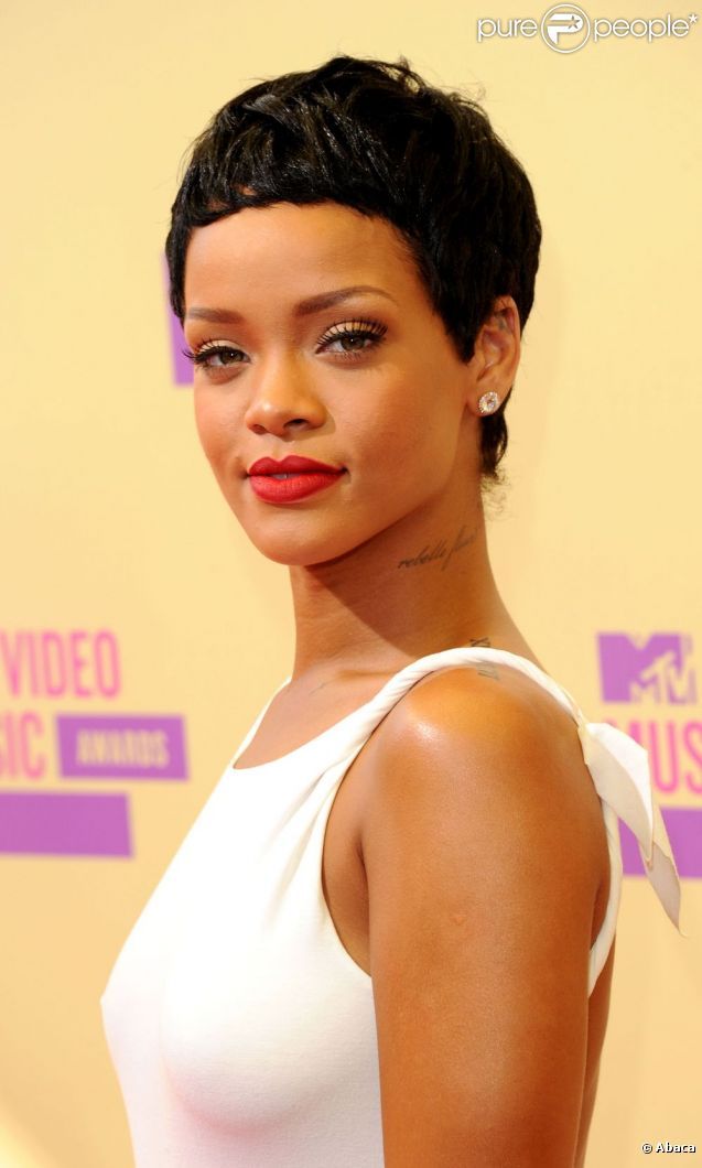 MTV VMA 2012 : Rihanna, star de la soirée, fait le show durant la cérémonie