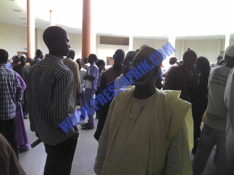 PHOTOS & VIDEOS Procès Cheikh Yérim Seck: Le tribunal pris d'assaut par proches et amis de l'accusé et de la victime