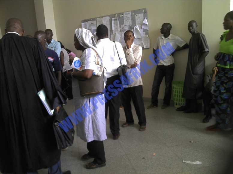 PHOTOS & VIDEOS Procès Cheikh Yérim Seck: Le tribunal pris d'assaut par proches et amis de l'accusé et de la victime