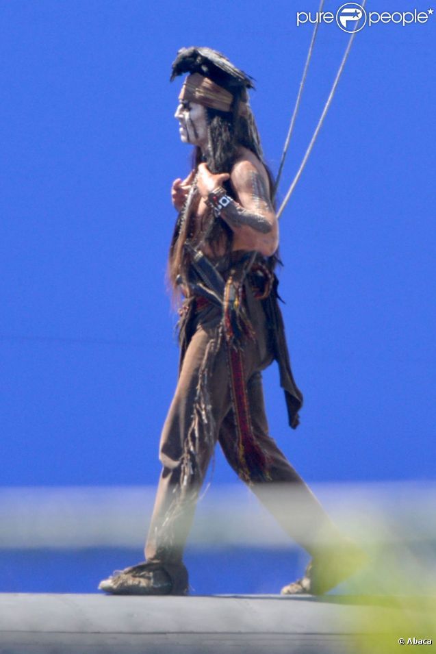 Johnny Depp dans Lone Ranger : Cascades torse nu et très maquillé