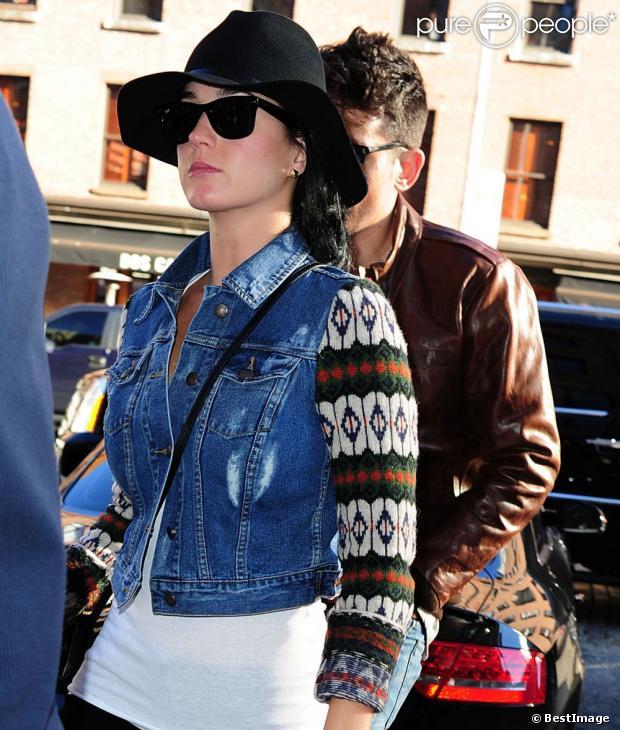 Katy Perry et John Mayer vont déjeuner au restaurant ABC Kitchen, le jour des 35 ans de John, à New York, le 16 octobre 2012