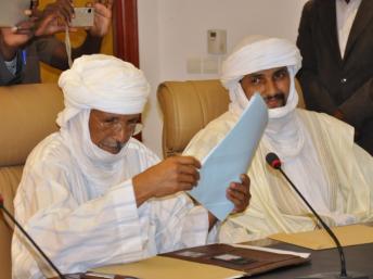 Des représentants du mouvement Ansar Dine (Algabass Ag Intalla, à droite) avaient participé au dialogue politique malien, à Ouagadougou, le 6 novembre 2012.