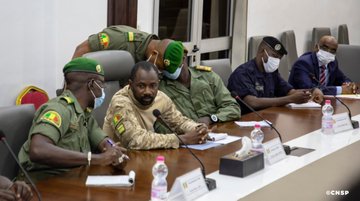 Mali: la junte militaire reporte la réunion sur la future transition