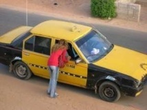 Condamné pour outrage public aux bonnes mœurs et incitations à la débauche de mineures, le taxi man exhibait son sexe jusqu’à jouir