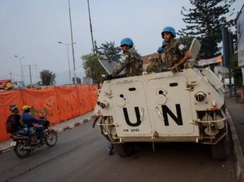 Les chars de la Monusco patrouillent dans Goma. AFP PHOTO/PHIL MOORE