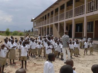 L'école Carolus-Magnus-Schule (Charlemagne) au Burundi. Bernd Weisbrod/wikimedia.org