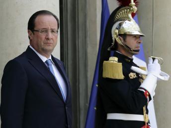 François Hollande sur le perron de l'Elysée, le 17 juillet 2013. REUTERS/Philippe Wojazer