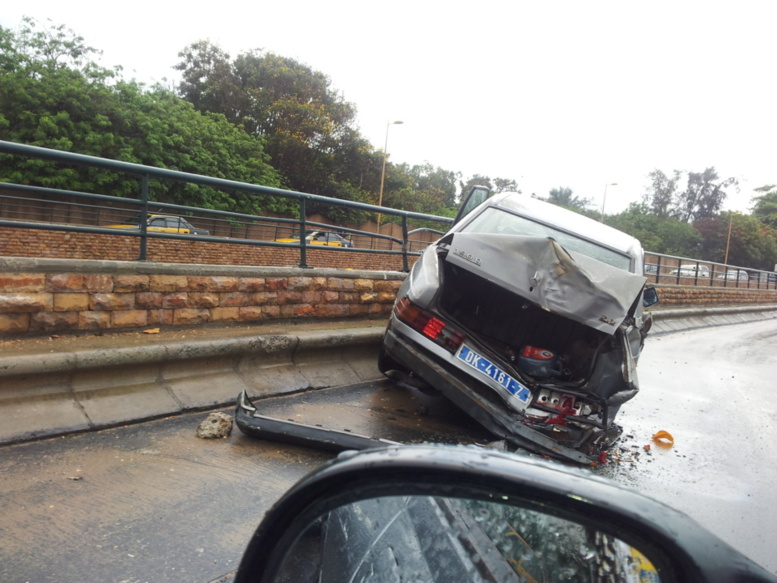 PHOTOS Fortes pluies à Dakar: Un choc ralentit la circulation sur la corniche ouest