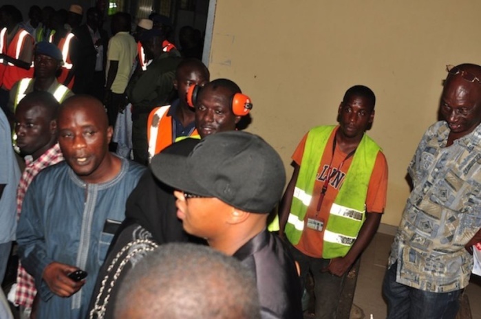 Arrivée de la dépouille de Bruno Metsu: La mélancolie s'empare de l'aéroport de Dakar (IMAGES)